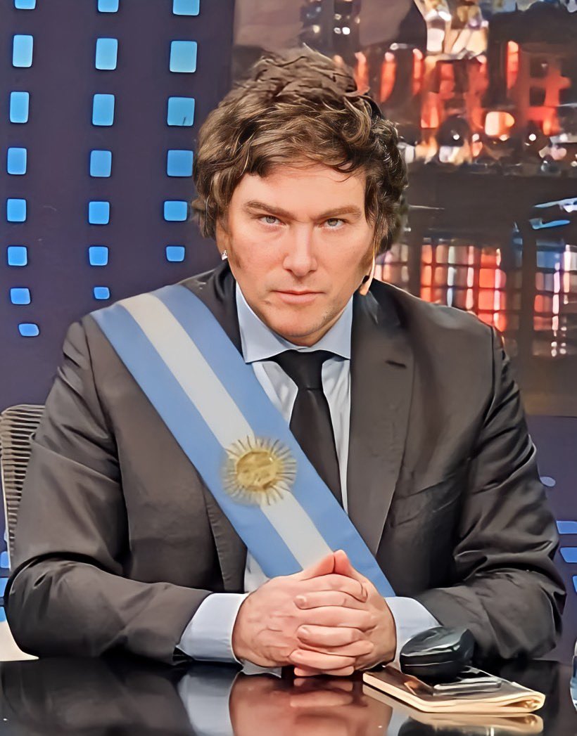 paricioAngel's tweet photo. Felicidades al nuevo presidente de la República de la Argentina 🇦🇷 @JMPresidente23 https://t.co/hOyZ9sm84M