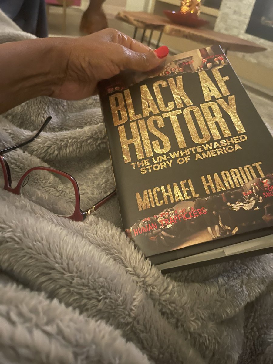 History with backstories are your specialty. Dis Gullah Geechee gal transported back in time. Thank you, <a href="/michaelharriot/">Michael Harriot</a>. Now when I think of #pigglywiggly, I’ll think of all the women in my family &amp; Aunt Phyllis, too. #pigglywiggly #pigglywigglybag #SouthCarolina #BlackAFHistory