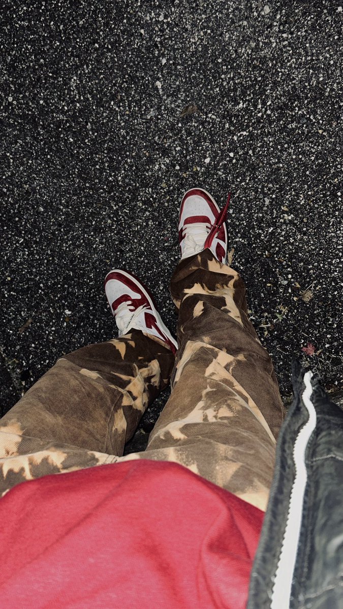 TakeBryce's tweet photo. Pantaloni swag oggi 🤠 https://t.co/A8CQk2NChM