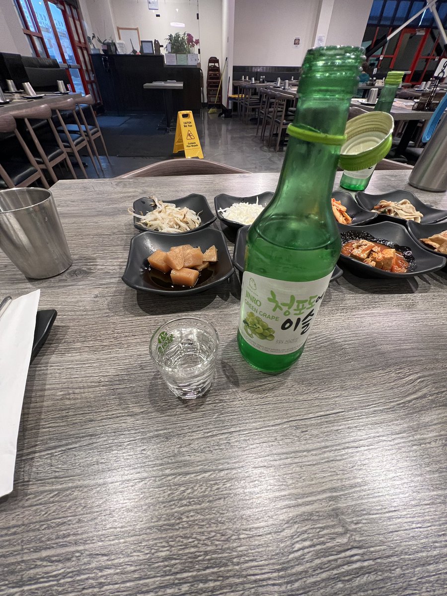 anyacountscals's tweet photo. Korean bbq and soju with my bff 😛😛 https://t.co/PJvpMu9QIi