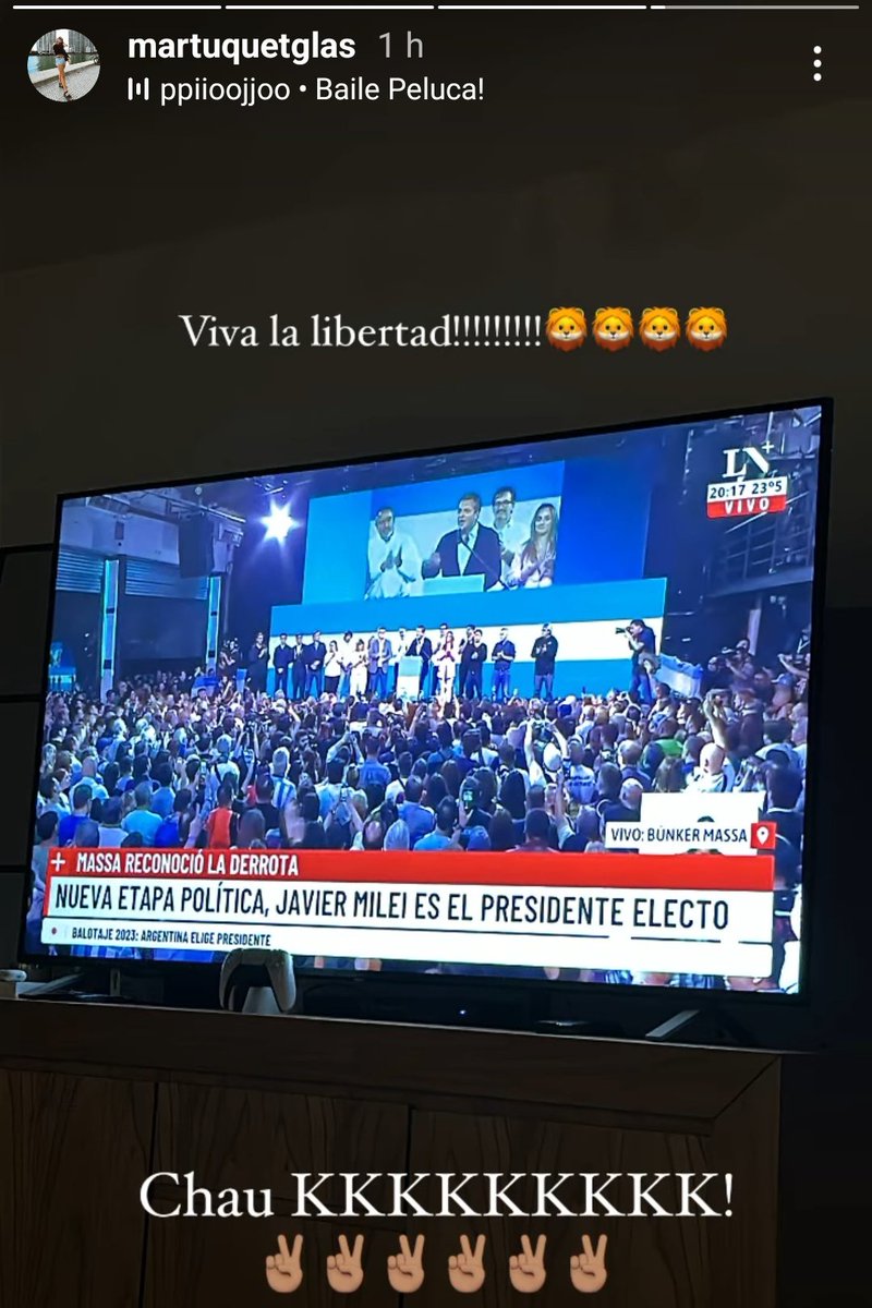 LondraaNEWS's tweet photo. 📲 Martu Quetglas novia de Paulo Londra compartió vía instagram una foto apoyando a Javier Milei, nuevo presidente electo de Argentina, Paulo Londra también habrá votado por Milei?? 👀👀 https://t.co/CiXSepJHmg