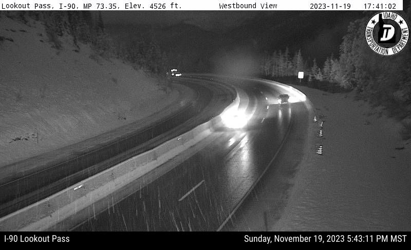 NWSSpokane's tweet photo. [Nov 19, 4:50PM]: Light snow continues to fall across portions of the ID Panhandle this evening including #LookoutPass.  Be cautious of icy road conditions overnight as temperatures cool.  #idwx #wawx https://t.co/xQBVO35v1k