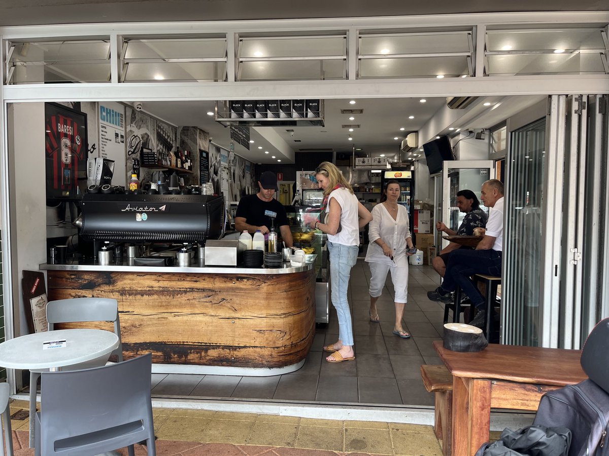 Avalon visiting popular cafe, barista Luca, knows how serve good coffee #sydneyespresso #northernbeaches #cafereporter #cafereportermagazine #real #people