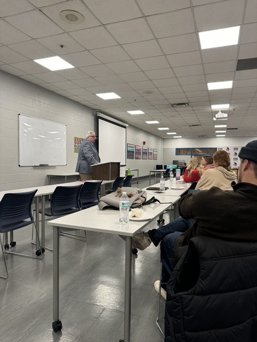 Brad Barlog (@bradbarlog) on Twitter photo Thank you to our new <a href="/svsuathletics/">svsuathletics</a> Athletic Director <a href="/SVSUADLew23/">John Lewandowski</a> for coming out tonight to our <a href="/SVSUSAAC/">SVSU SAAC</a> meeting to do a Q & A and talk about his vision for the department with our student-athletes. #GoCards #BeaksUp Thank you to our new <a href="/svsuathletics/">svsuathletics</a> Athletic Director <a href="/SVSUADLew23/">John Lewandowski</a> for coming out tonight to our <a href="/SVSUSAAC/">SVSU SAAC</a> meeting to do a Q & A and talk about his vision for the department with our student-athletes. #GoCards #BeaksUp