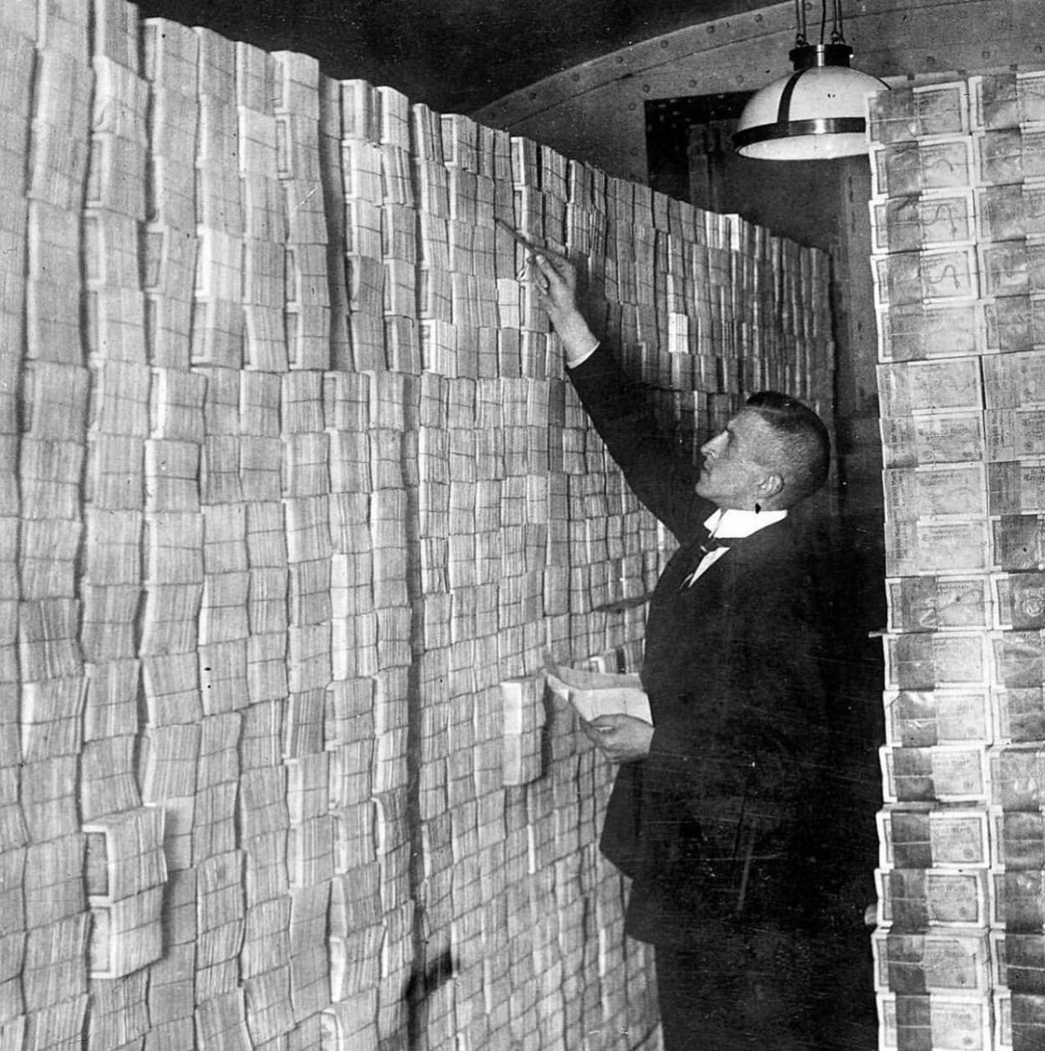 basedinator3000's tweet photo. “Hyperinflation 😍😍😍” -Basedinator3000 https://t.co/RrsFTHseqo