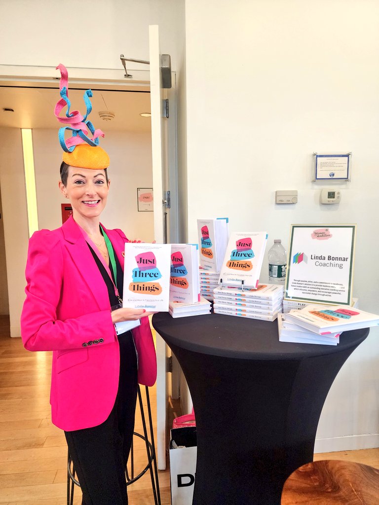 LBLifecoach's tweet photo. Had the absolute best day yesterday at the @WomenAmbitionNY Expo held @Bryantparkhotel! Awesome people, fabulous conversations & even sold some of these brilliant books! Oh yes, and got to wear my gorgeous #evelynmcdermott original!
#justthreethings #womensupportingwomen https://t.co/cm2esGp7Eb