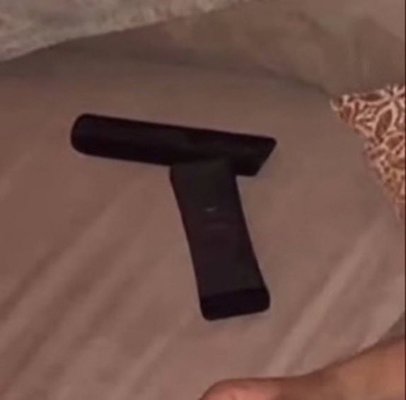 ayeejuju's tweet image. bro really thought we wasn’t gonna notice😭