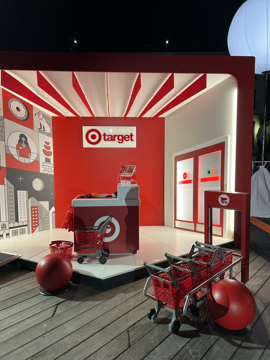 Lee2380TGT's tweet image. So much fun at #Target Wonderland!🎯 From the mini checkout to the photo ops, Wonderland made a wonder filled adventure for the kids and family. I made sure to get my passport stamped at every station😄 #TargetFun #HolidaysatTarget #TargetNYC