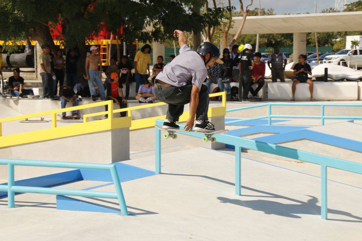 ¡Este es el mejor parque de todo #México! 

Invito a las familias yucatecas y a quienes nos visitan a conocer el Parque de #LaPlancha, nuestro nuevo pulmón verde con más de 3 mil árboles sembrados y atractivo turístico. ¿Quién ya quiere visitar el mejor parque de todo el país? 😜