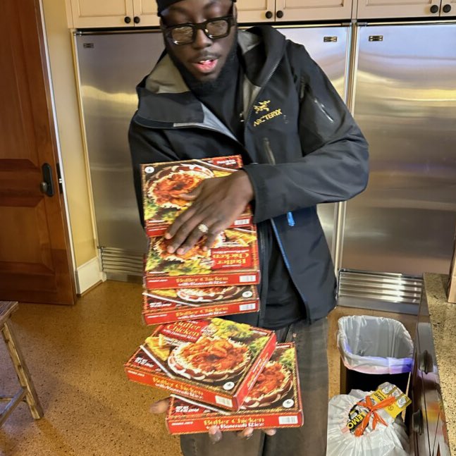 BNYX's tweet image. Trader Joe’s butter chicken spread. nobody doing it like me swearrrr