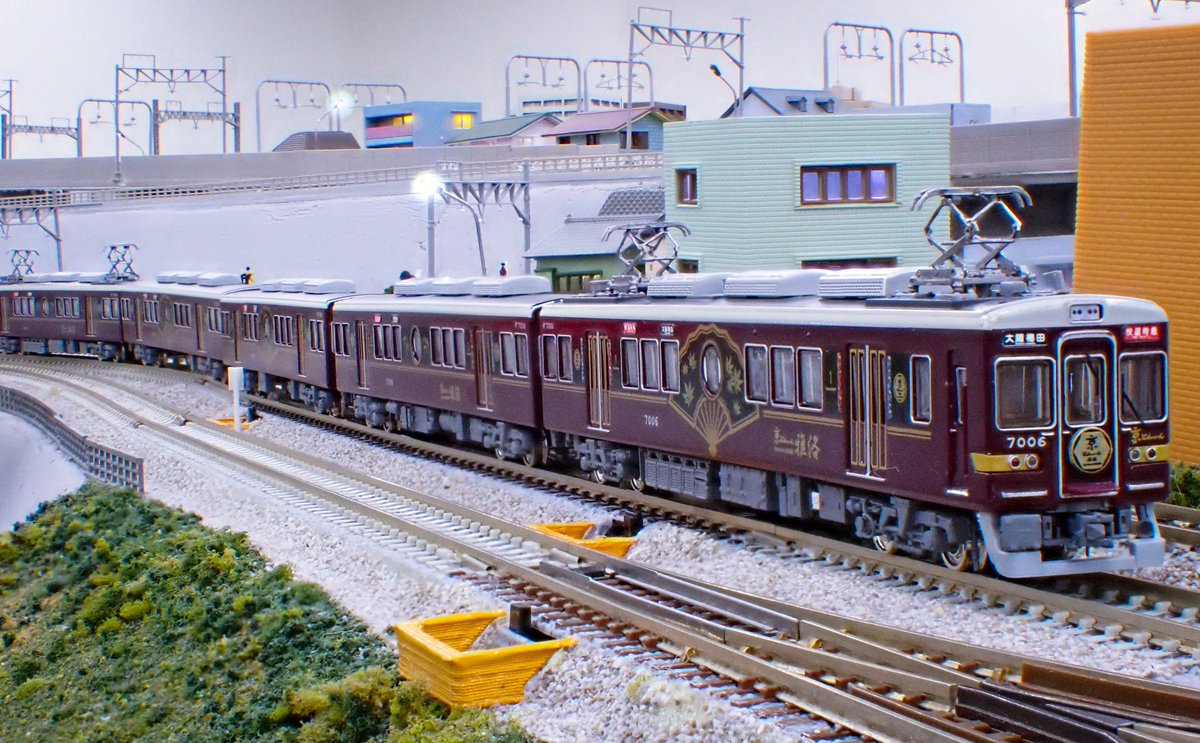 TCDn_gauge's tweet photo. 鉄道コレクション阪急7000系「京とれいん雅洛」です
3D床下機器パーツ、金属パーツを採用し、クリ���塗装✨、屋根・床下に塗装を施すことで、より阪急らしく仕上げました
あとはライトユニットを付けたいところ🤔

#阪急7000
#京とれいん雅洛 https://t.co/0MnnSd13k8