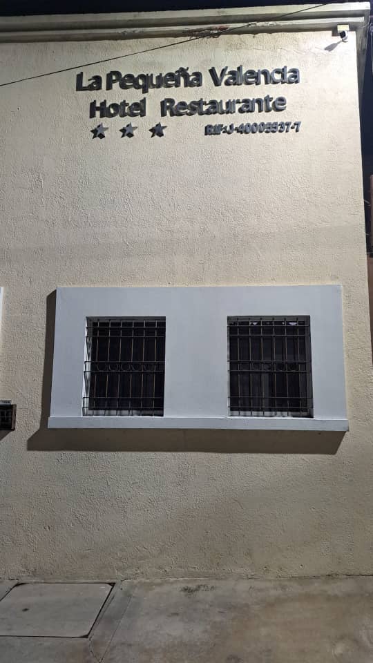 ¡Muchísimas gracias por su apoyo al Hotel La pequeña Valencia!

Nos llegó una visita importante 👀