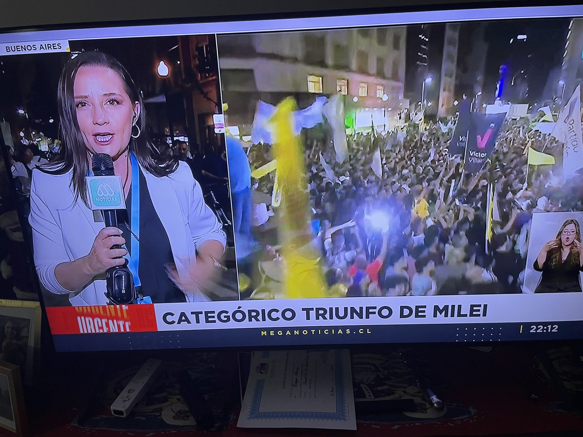 alecastro20's tweet photo. Mis condolencias a la zurdita @AndreaAristegui #quetemejores https://t.co/7Ay3D3BAmg