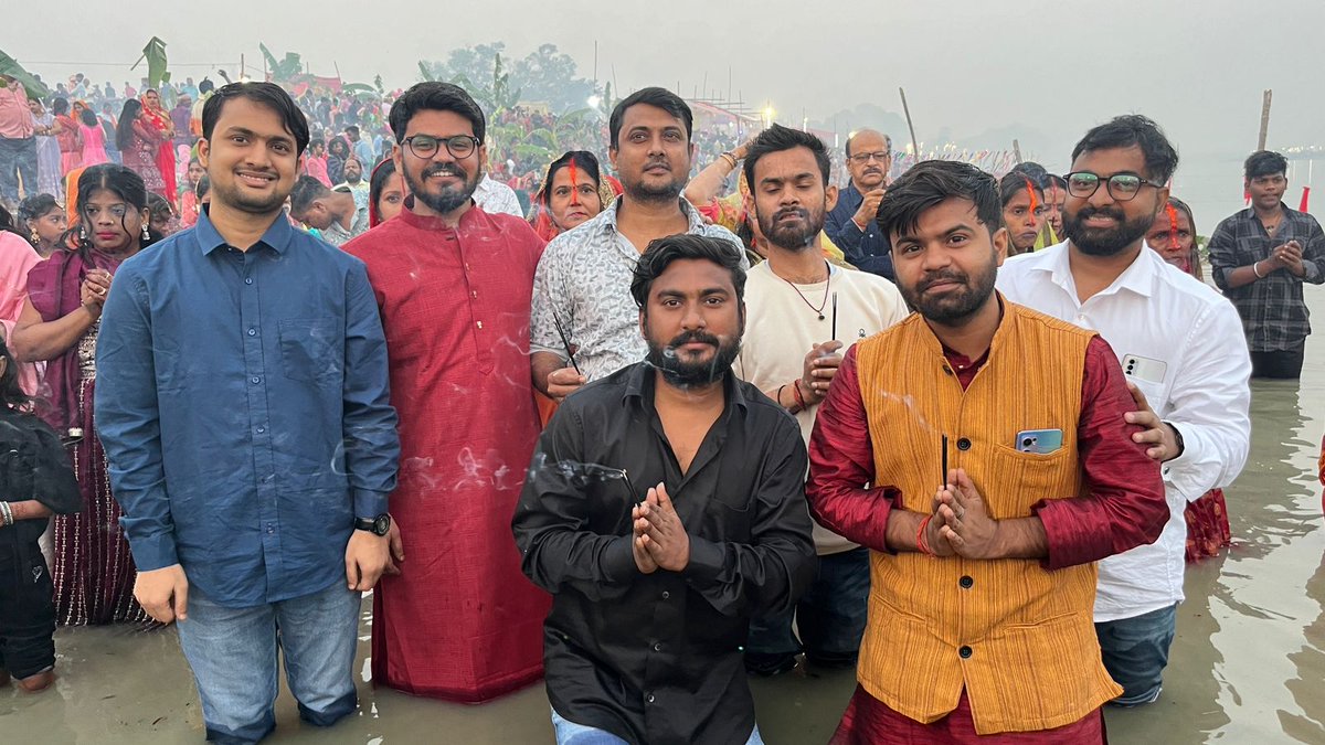 samastipurtown's tweet photo. लोक आस्था का महापर्व छठ, उदीयमान सूर्य को अर्घ्य के साथ हुआ संपन्न...☀️🙏
#Samastipur #Chhat #chhathgeet #chhathpuja #chhathmahaparv #chhath2023 #chhatghat https://t.co/YG36tge5WN