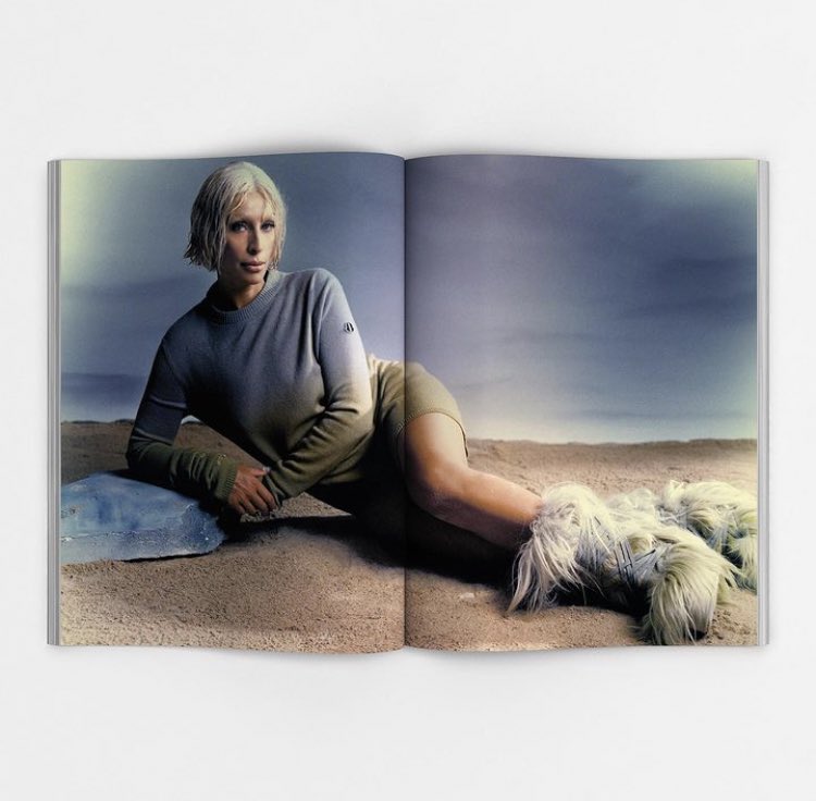 SevdalizanoBR's tweet photo. Sevdaliza é a capa da CAP 74024 ⭐️
Foto: Colin Solal Cardo
Styling: Joana Dacheville 
Cabelo: Anastasiia Tymoshchuk
Maquiagem: Lisa Michalik https://t.co/Ah57yCgyLL