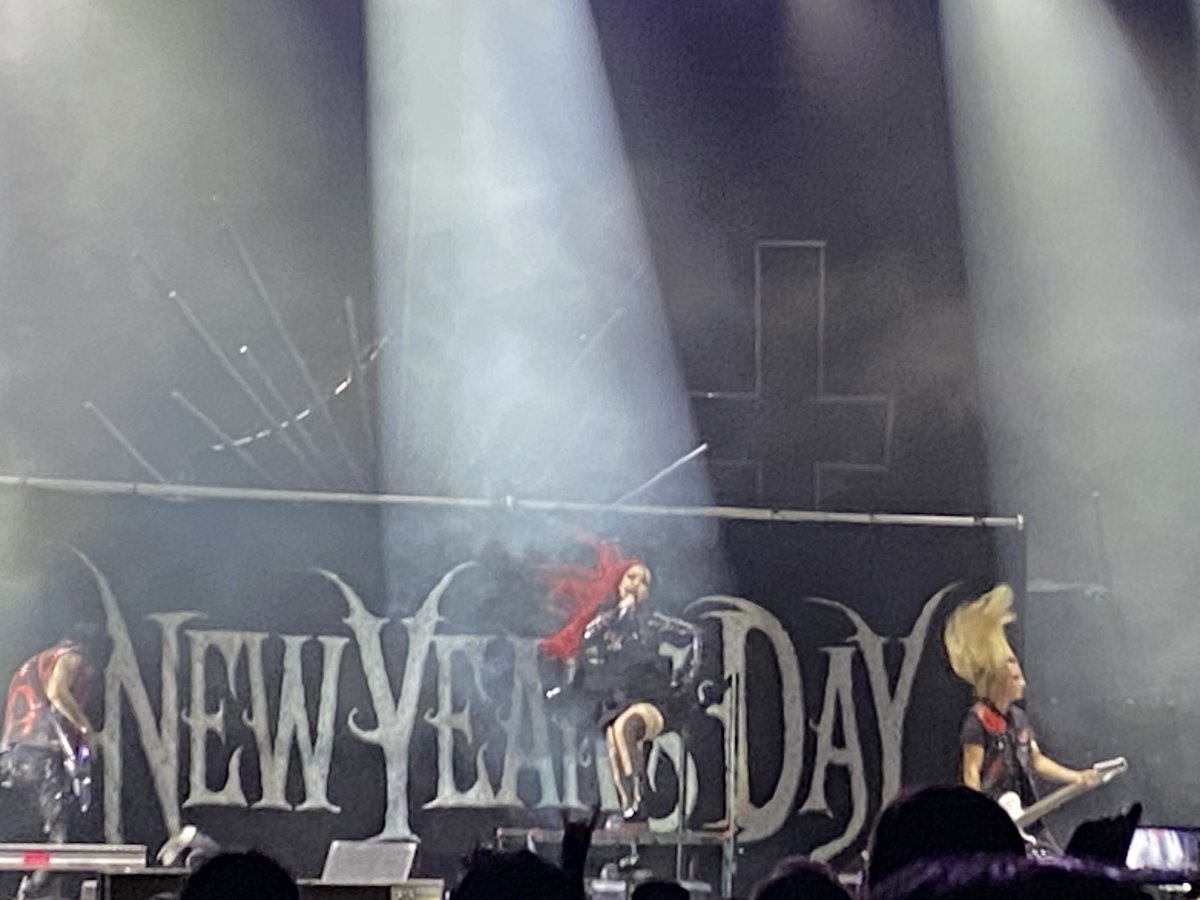 Not the best photo of the queen but <a href="/Ash_Costello/">☠┼ Ash Costello ┼☠</a> were did you get your outfit from that you wore in Orlando? It was so cute 😭❤️🖤