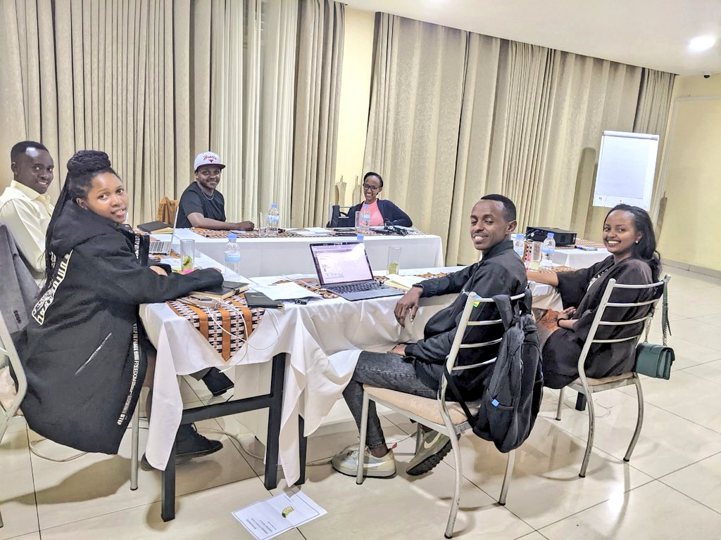 Imfura_heritage's tweet photo. Preparatory meeting by Young Innovators Organizations #Rwanda project of Amani Youth Expo, workshop, training on mental health and social entrepreneurship for peace kicked off. 

Activities starting this week, and goes on until December. Keep posted. 

@NARwanda @InterpeaceTweet https://t.co/syrxwWbZAj