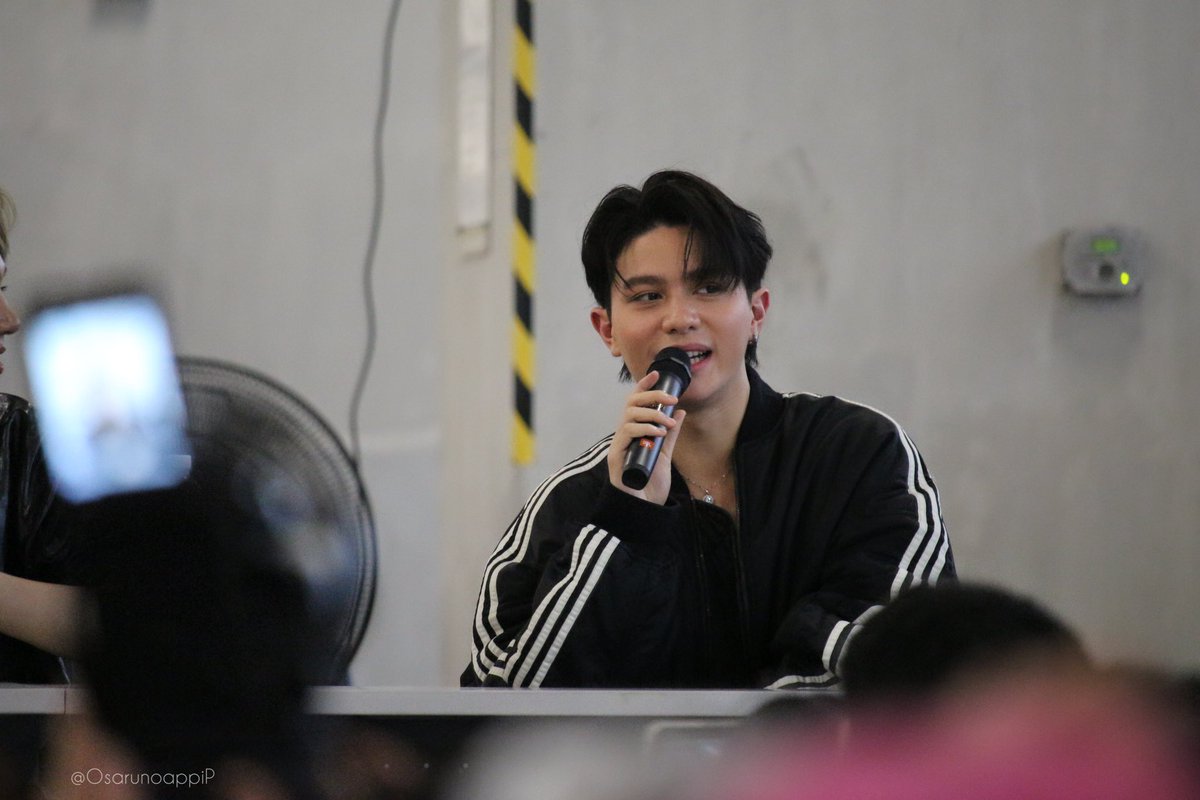 OsarunoappiP's tweet image. #GMMTVxBookExpo2023
#LYKNxBookExpo2023
#nnutda #hongshihoshi #TuiChayatorn #williamjkp #Lego_Rapeepong