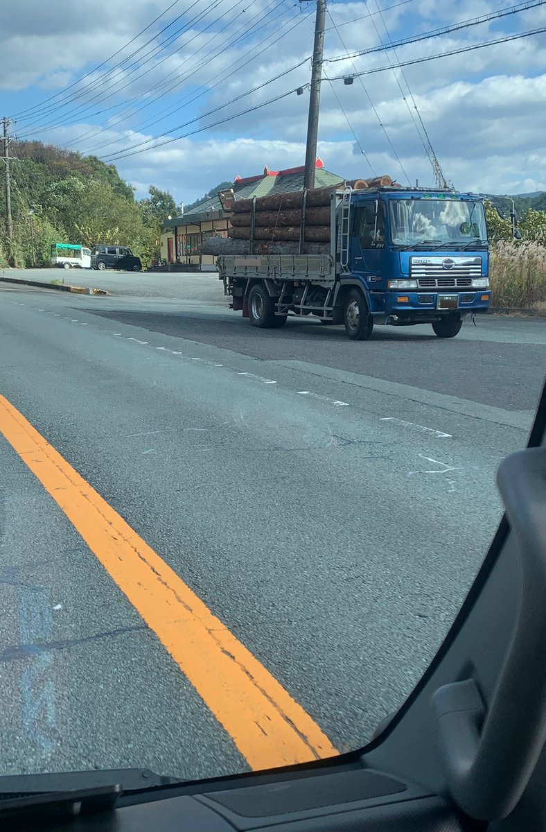 CW60HD_RD10's tweet photo. 後1軸で当時物の営業ナンが素晴らしいプロフィア
中型ベースの8t車より大型ベースの8t車の方がやっぱかっこいいね https://t.co/z1jsVTizhO