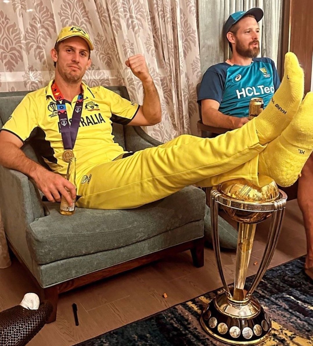 daidipya_singh's tweet photo. One forgets the value of something if they have it.
#disrespecttotheWC
#shameonAUSteam
#mitchellmarsh https://t.co/HFpT3icYCC
