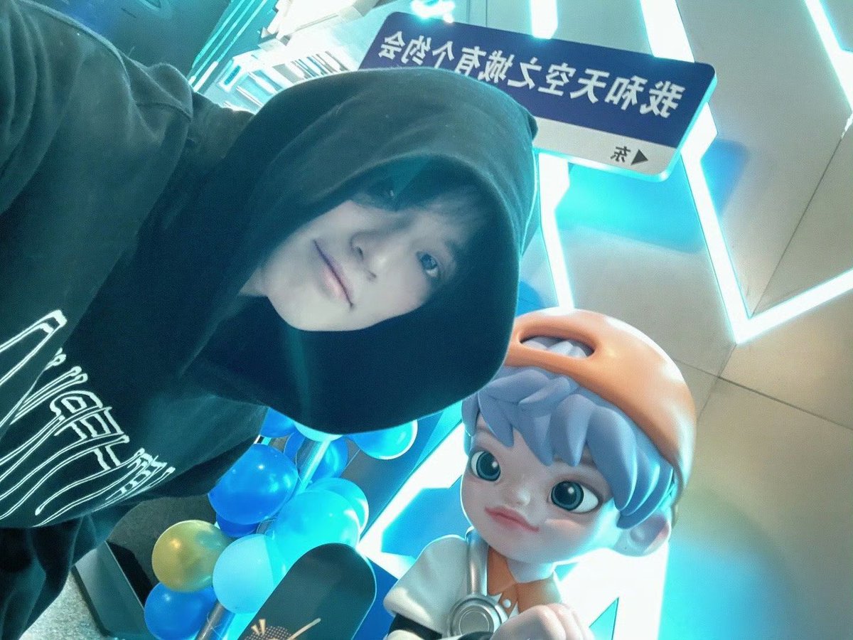 chenletonin's tweet photo. chenle weibo update 🥺🥺🥺 

he visited chenle bar's birthday project! 

“thank you for doing so many birthday support for me❤️~ i want to go to all of them but i don't have the time😭” https://t.co/0EB7YDSFE1
