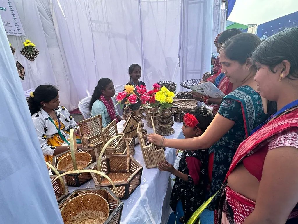 #MissionShaktiOdisha, thriving at Western Odisha Dairy Summit 2023! 
From delicious food to handmade crafts, Mission Shakti's 20+ SHG women groups showcased strength, independence, and success. Proving once more, women excel as homemakers and entrepreneurs.
#wods2023