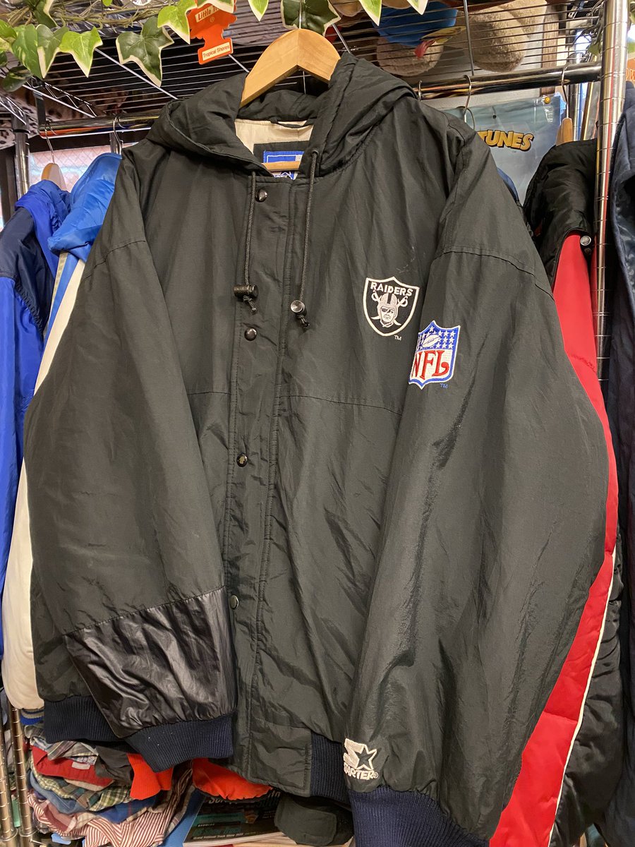 magic_jam923's tweet photo. 🔥入荷情報🔥
STARTER NFL RAIDERS 中綿ジャケットXL sizeが入荷してます👍webショップからの購入もできます🫡

東京都町田市原町田2-9-22
TAPTOPヤマザキ101
12.00〜20.00
定休日　木曜日 https://t.co/zL8jft5McQ