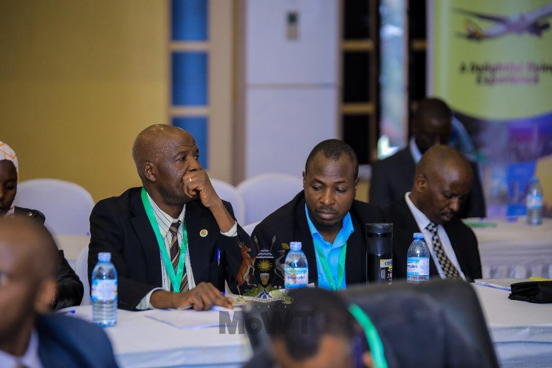 MoWT_Uganda's tweet image. #ITIS Programme Review Update:
The Community Roads Improvement Project-CRIP's performance was found to be poor!
The underperformance of this output was attributed to inadequate disbursement making it impossible to undertake the planned works on time.
#IntegratedTransportUg