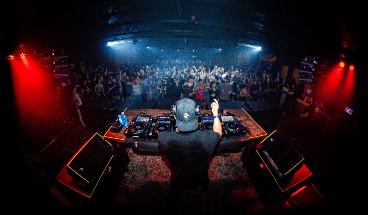 Pat_Riot_Music's tweet photo. 🔊🔥 Direct support for @willsparks went fuckin WILD! Rinsed some new ID’s and the response was amazing! Thank you all!
•
•📸 normnest
•
•
#housemusicforall #housemusic #PATRIOT #PATRIOTmusic #AZRAVEFAM #basshouse #ghouse #Arizona #Dancemusic #WillSparks #RelentlessBeats https://t.co/ZnfTDHwngG