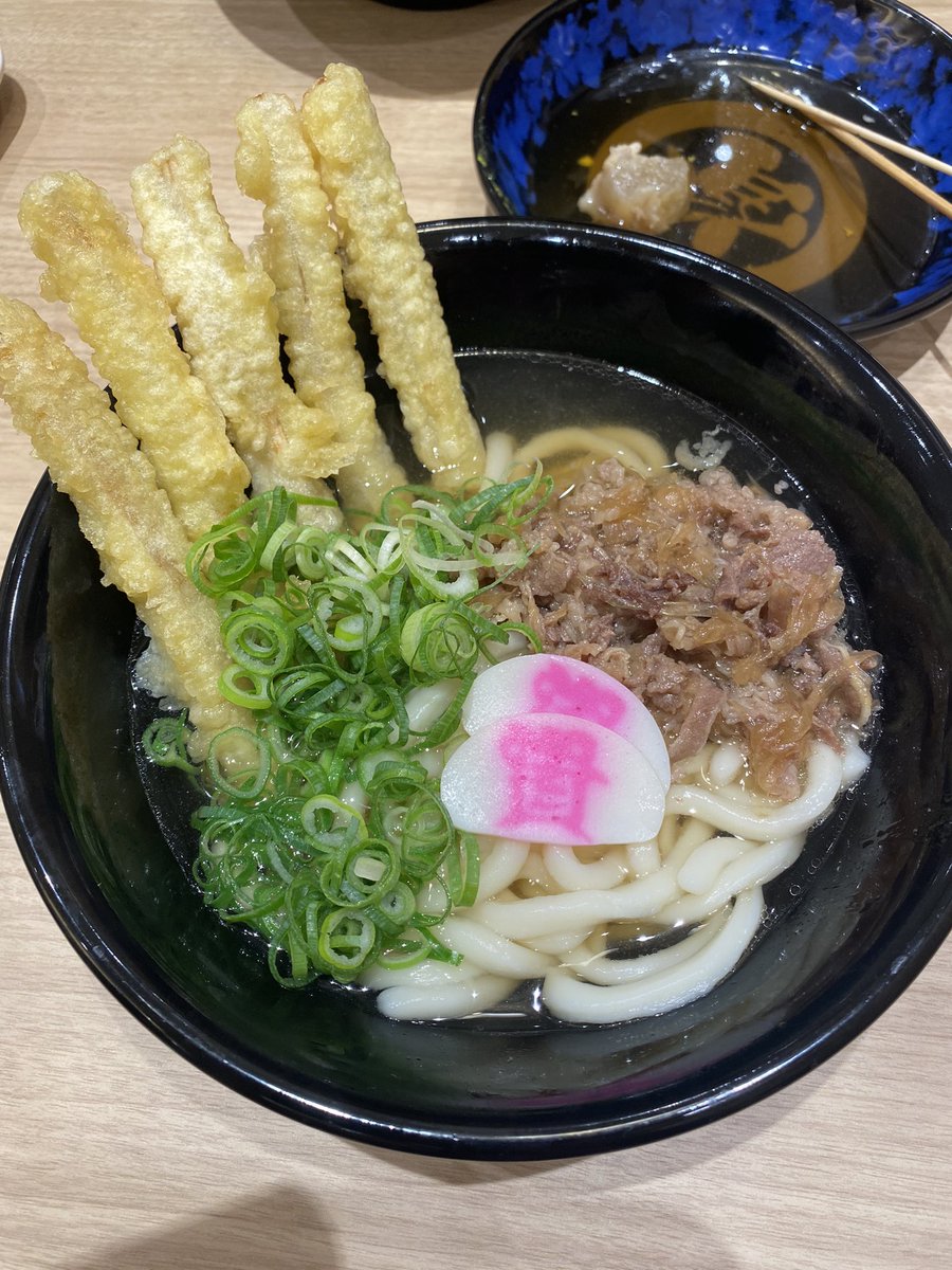 ChaosTour1996's tweet photo. プレオープン行ってきました
◥█̆̈◤࿉∥

20～30人くらいの並びでしたが
折角なんで並んでみた。
めっちゃ寒かったけど
美味しかったから良いのだ

一時200人位並んだと��🤔

#資さんうどん
#今福鶴見 https://t.co/iqoNQAuopG