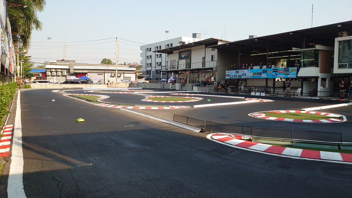 teamjoybox's tweet photo. TITC2024のエントリー受付が始まりました😃 #titc #titc2024 #RC #ラジコン #タイ #バンコク #rcaddict
https://t.co/iKVVVD7Ncv https://t.co/RZeyUmh6lI