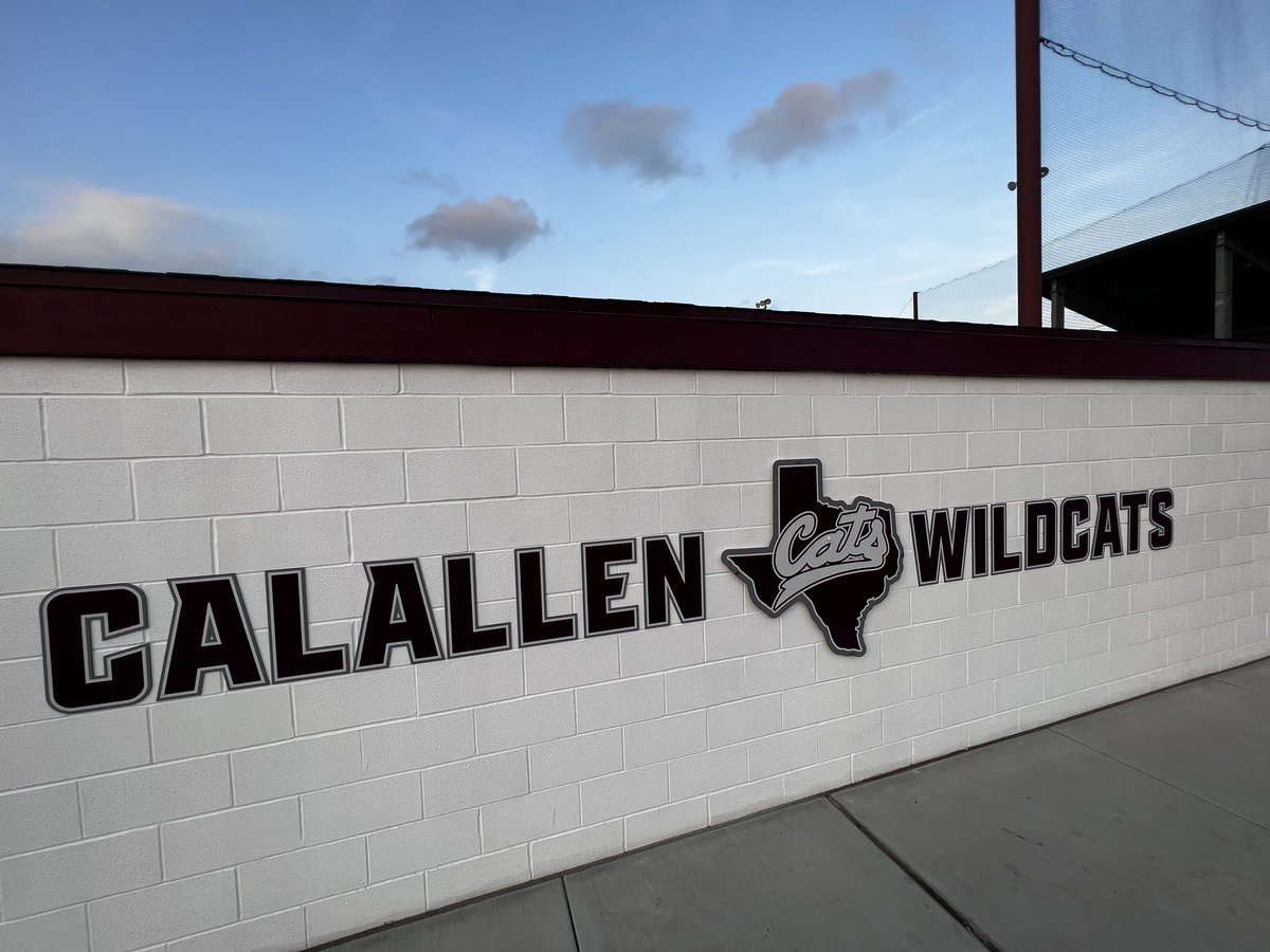 Fresh look for dugouts at @CalallenS @calallenisd @calallensports 

#customletters #dugouts #softball
