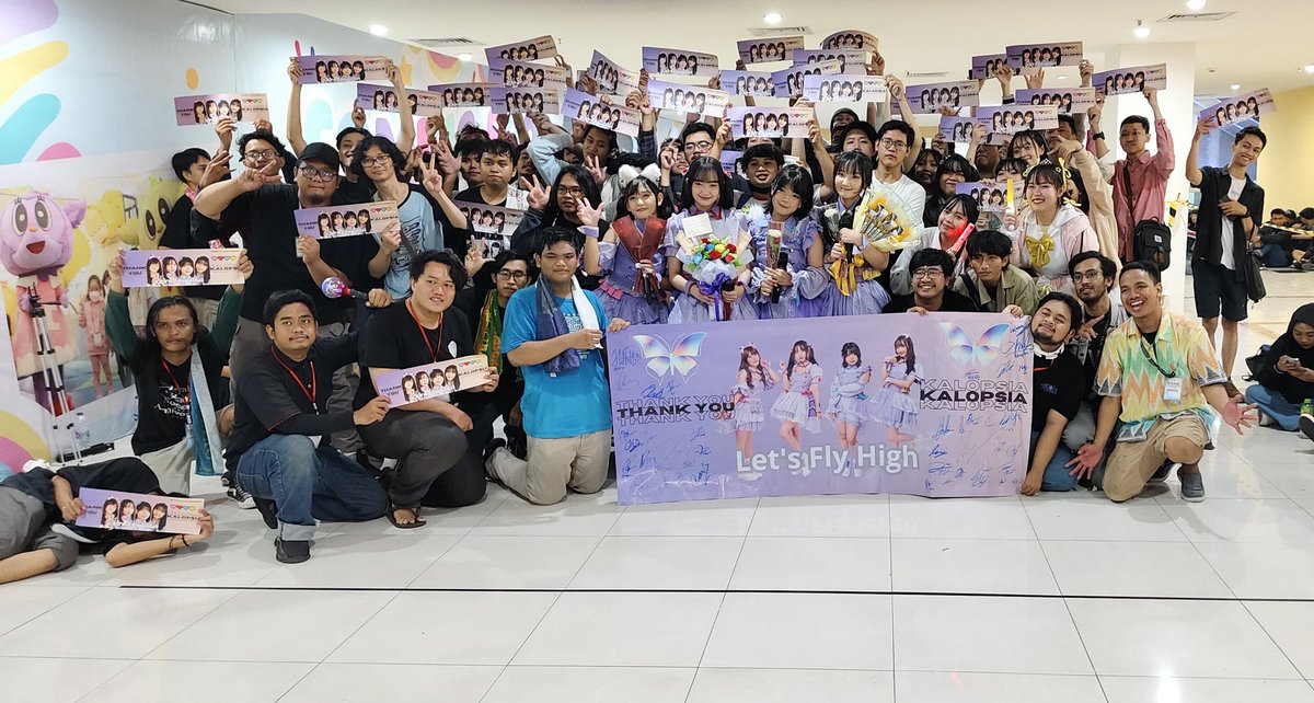 FumidasuSSG's tweet photo. Thank u @kalopsia_idol for the last stage this gonna be a great moment forever.. 

Semangat terus kakak kakak kalopsia
@kalopsia_aura 
@kalopsia_ipi 
@kalopsia_liza 
@kalopsia_yuki 

Arigatou &amp; Otsukare buat perform keren nya di surabaya.. See next event 
Let's Fly High https://t.co/awXTi2jwvg