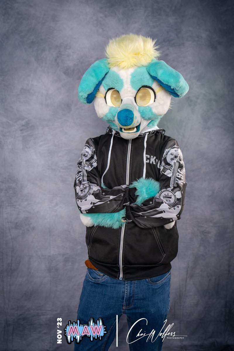 FurryRomo's tweet photo. Just representing #CK9 merch drip
📸 @Chaiwolfess
📍@MAW_events
🧥@ChaoticK9 https://t.co/cWUYJbcnyT