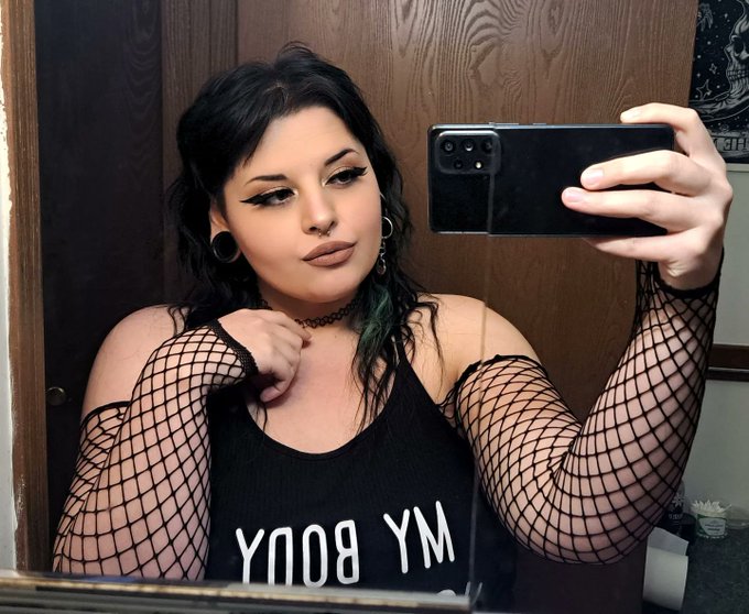 The naughty things that happened after i took this picture 😩  Like and RT to see what happened 👀 i might