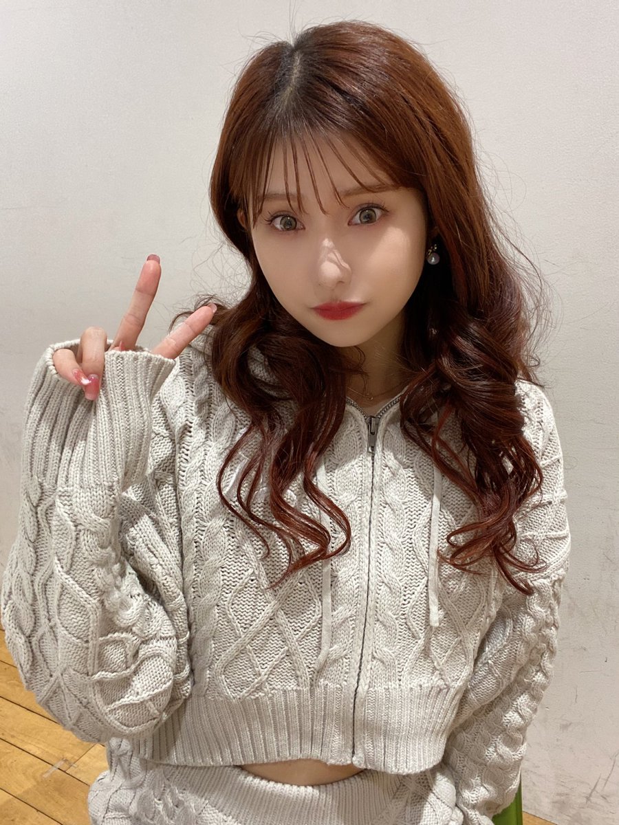 Airi_club's tweet image. #愛梨ちゃんタイム
🍎12:05

11月20日(月)本日から
#谷川愛梨BirthdayEvent2023
が発売されてます
12月9日(土)大阪日本橋
#FANY で #谷川愛梨
で検索して購入ください🙇‍♀️🥳

そして代筆でのお祝いメッセージも募集中です⬇
docs.google.com/forms/d/1j277q…

射手座♐️7位
fortune.line.me/contents/horos…
#拡散希望