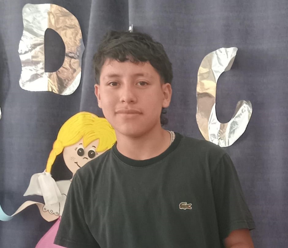 desaparecidaorg's tweet photo. Nicolás Matías Javier Aquino tiene 14 años, desapareció el 17/11 en Resistencia, provincia del Chaco. Estatura 1,55. Vestía remera roja, pantalón jean celeste con detalles en el frente y zapatillas blancas. Avisar #URGENTE al ☎️3624473640, o 911 

#Resistencia #Chaco https://t.co/cZpddhC3eB