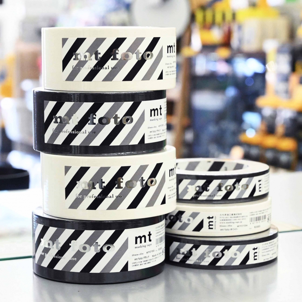 champcamera's tweet photo. #mt_foto by #港北ニュータウン 店
#カモ井加工紙 の #スタジオ撮影用テープ mt foto。熱に強くしっかり貼れキレイに剝がれるのでとても使いやすい用品。パーマセルとの併用もおすすめです。極太50mm幅まで揃ってます。
#mtfoto #都筑ふれあいの丘
https://t.co/YQoWLttgni https://t.co/REQsz2V1s2