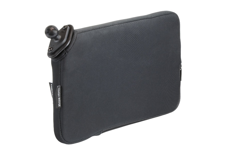 plot_touring's tweet image. 今日はピザの日です。SEMAで食べた1切れ9ドルのピザは堅かったですよ。

エアコン吹き出し口やダッシュボードにスマホをマウントするのが「嫌い」な人（僕）には、ラムマウント タフウェッジがおススメ。マックのポテトをシート下に落とす事も無くなり一石二鳥!

IDOでした!
#rammounts #ラムマウント