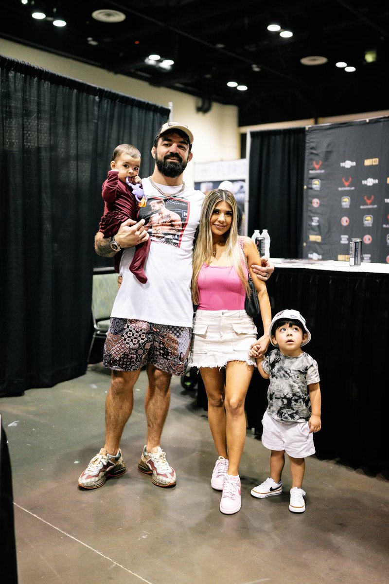 Platinum Mike Perry tweet media