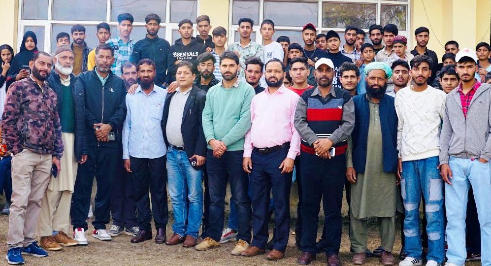 RisingKashmir's tweet image. 200 #students from #tribalhostels, #EMRSs engage in #cultural #exchangeprogra

@OfficeOfLGJandK @diprjk

risingkashmir.com/200-students-f…