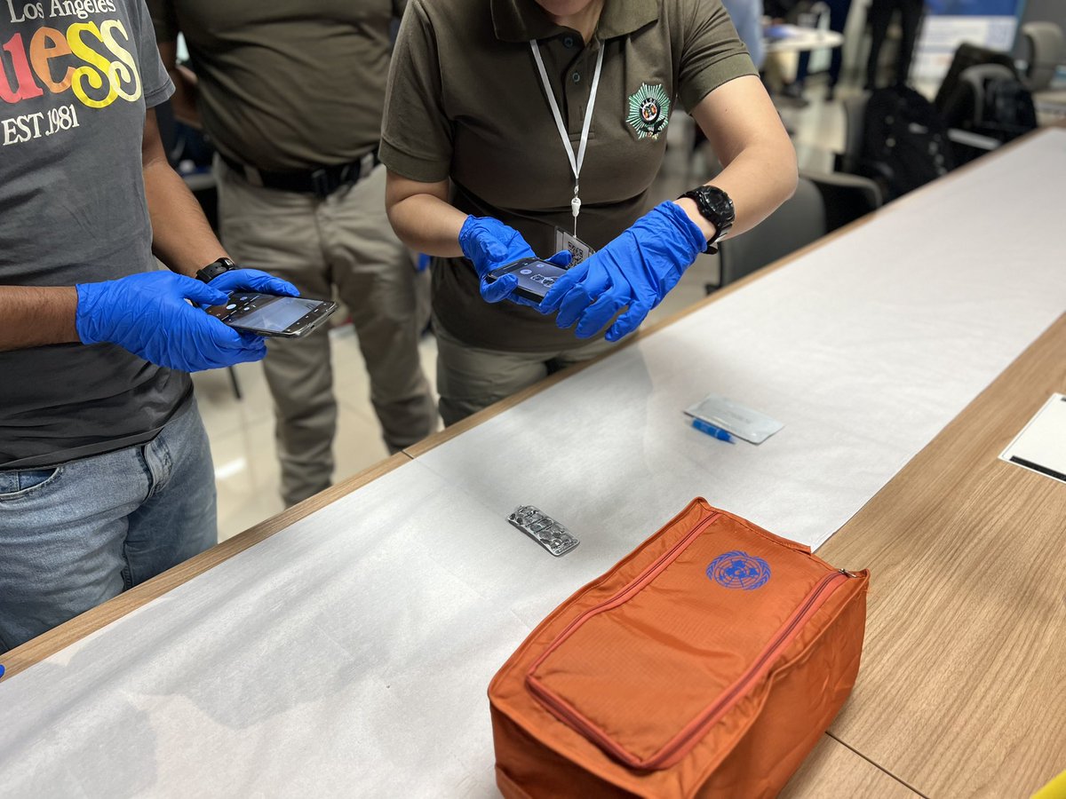 Alex (@alexpiecyk) on Twitter photo 1st <a href="/INCB_GRIDS/">INCB GRIDS</a> regional cross-border training in Santiago 🇨🇱 ✅ Bringing together law enforcement & customs officers from 🇦🇷🇧🇴🇨🇱🇨🇴🇪🇨🇵🇾 and experts from <a href="/UPU_UN/">Universal Postal Union</a> <a href="/WCO_OMD/">World Customs Organization</a> <a href="/UNODC_WCO_CCP/">CCP/Global</a> to strengthen regional cooperation to combat trafficking of #NPS & #OPIOIDS in South America 1st <a href="/INCB_GRIDS/">INCB GRIDS</a> regional cross-border training in Santiago 🇨🇱 ✅ Bringing together law enforcement & customs officers from 🇦🇷🇧🇴🇨🇱🇨🇴🇪🇨🇵🇾 and experts from <a href="/UPU_UN/">Universal Postal Union</a> <a href="/WCO_OMD/">World Customs Organization</a> <a href="/UNODC_WCO_CCP/">CCP/Global</a> to strengthen regional cooperation to combat trafficking of #NPS & #OPIOIDS in South America