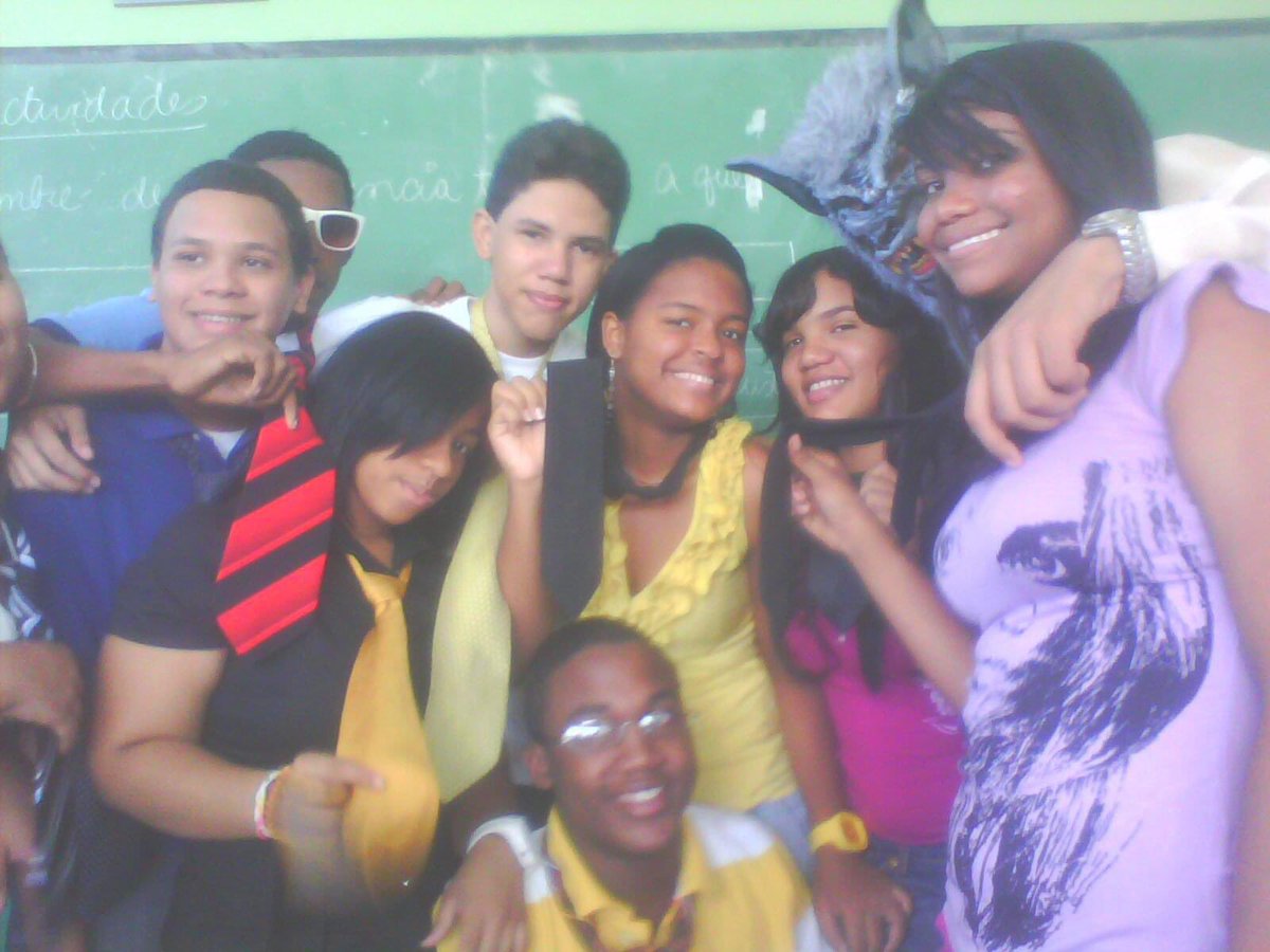 EdwardJmT's tweet photo. 3ro de bachillerato era una cosa🤣🤣
@JoseRBernard @gelimerrr @RJoseCarmona https://t.co/XKlKWgRLJY