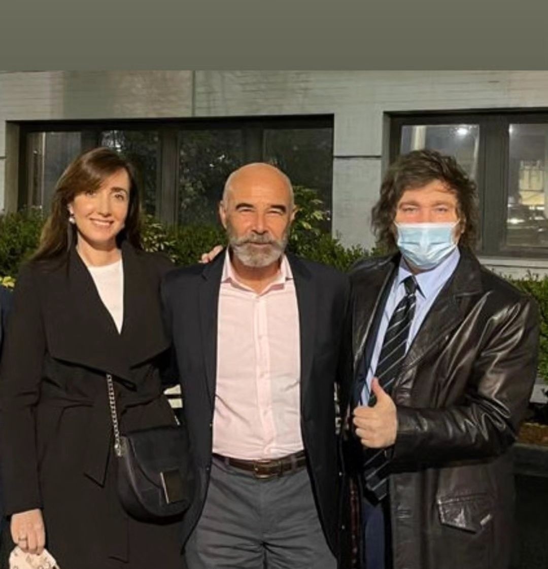 Desde NOS Jóvenes felicitamos al nuevo presidente argentino <a href="/JMilei/">Javier Milei</a> y a @victoriaVillarruel.