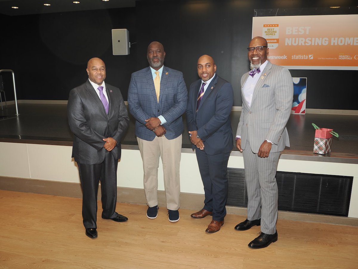EpsilonQues's tweet photo. Shoutout Bro. Clyde Cole (4-89-ΨΣ) for being the Keynote Speaker at @xiphi_1926 chapter’s #AchievementWeek Program last week 👏🏽 And thank you to Brothers Darren Fails, Roy Castro, Darrick Robinson, and Steve Davis for supporting 🙏🏽🤝🏽⚡️
#XiPhi #PsiSigma #Epsilon #OmegaPsiPhi #OPP https://t.co/HA1RyqdvNS
