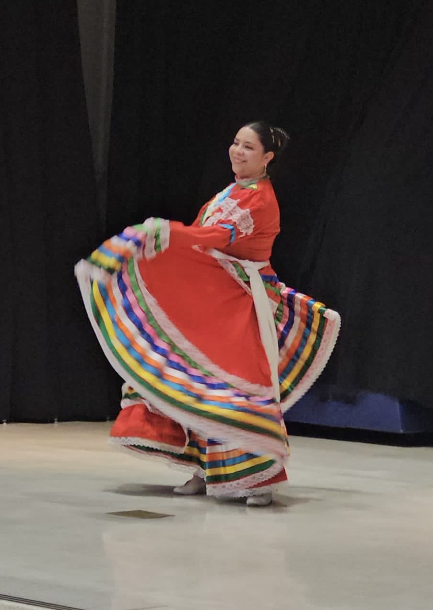 MarysolGuzmn5's tweet photo. Multicultural Night at School! 
🇨🇴🇸🇻🇨🇱🇦🇫🇯🇲🌎
Viva Mexico! 🇲🇽 
@ParticipateLrng 
#AmbassadorTeacher
#UnitingOurWorld https://t.co/r9qdrS3ToW
