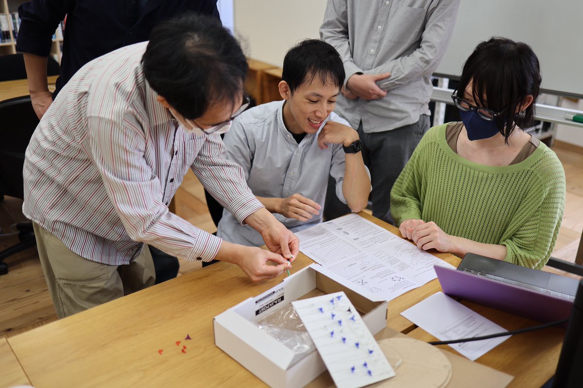 xcoo_jp's tweet image. 2023/10/28 Xcoo Hack Day(3rd)を開催しました!!
テンクーではオフィスでお酒やご飯を嗜みながら #ものづくり を通して色々な技術に触れる機会を設けています。
今回は #DNA分子模型キット を組み立てよう、をテーマとして吊下げ型DNA分子模型組立キットを使い、みんなでDNA分子模型を作ってみました。