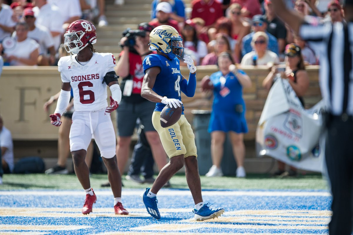 Marquis Shoulders 🔮 tweet media