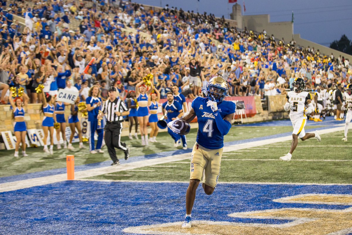 Marquis Shoulders 🔮 tweet media