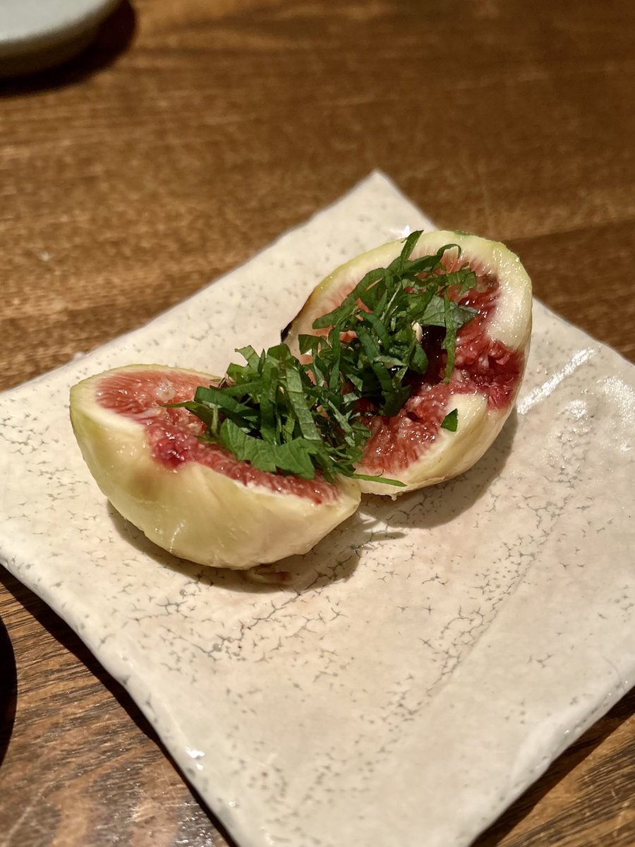 VecsInc's tweet photo. いちじくの田楽
先日、「東風」にお蕎麦を食べて来ました。
お蕎麦も美味しいですが、東風のつまみもまた美味しい!
いちじくの田楽は繊細なくちどけと奥行を感じる美味しい一品でした。
#東風 #三軒茶屋グルメ #蕎麦 #いちじくの田楽 #vecs #ヴェックス https://t.co/d20KgE9joP